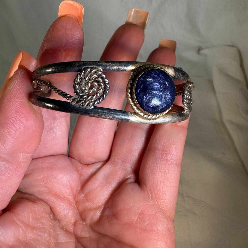 Vintage Navajo Sterling Silver & Lapis Bracelet Swirl Rope Design Cuff - Picture 2 of 9